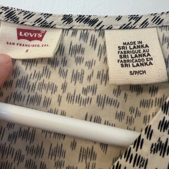 Levi’s Puff Sleeve, Long Sleeve - Picture 3 of 3